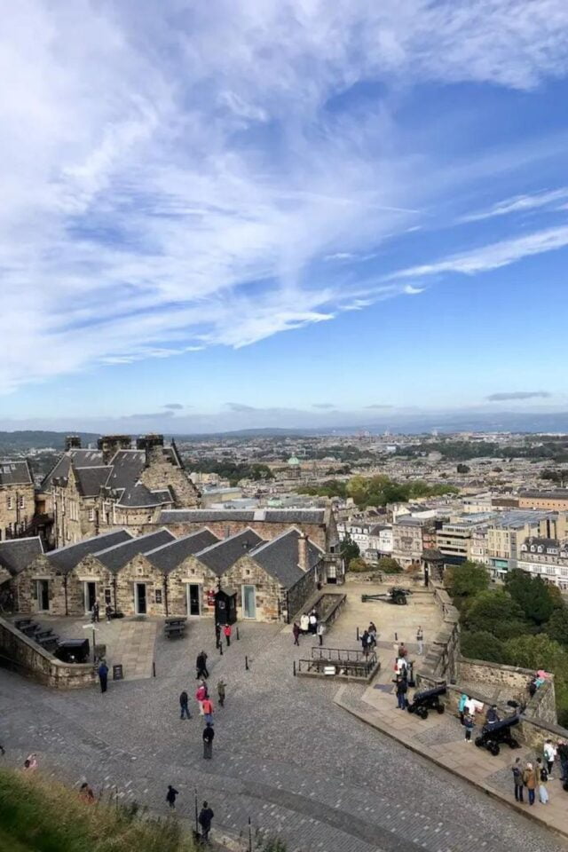 Edinburgh Castle: A Visitor Guide! - Easy Life Traveller