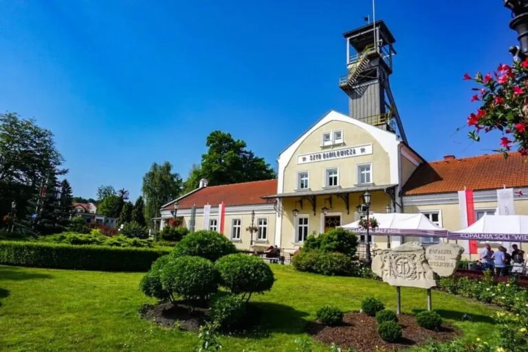 Wieliczka Salt Mine: A Visitor Guide!